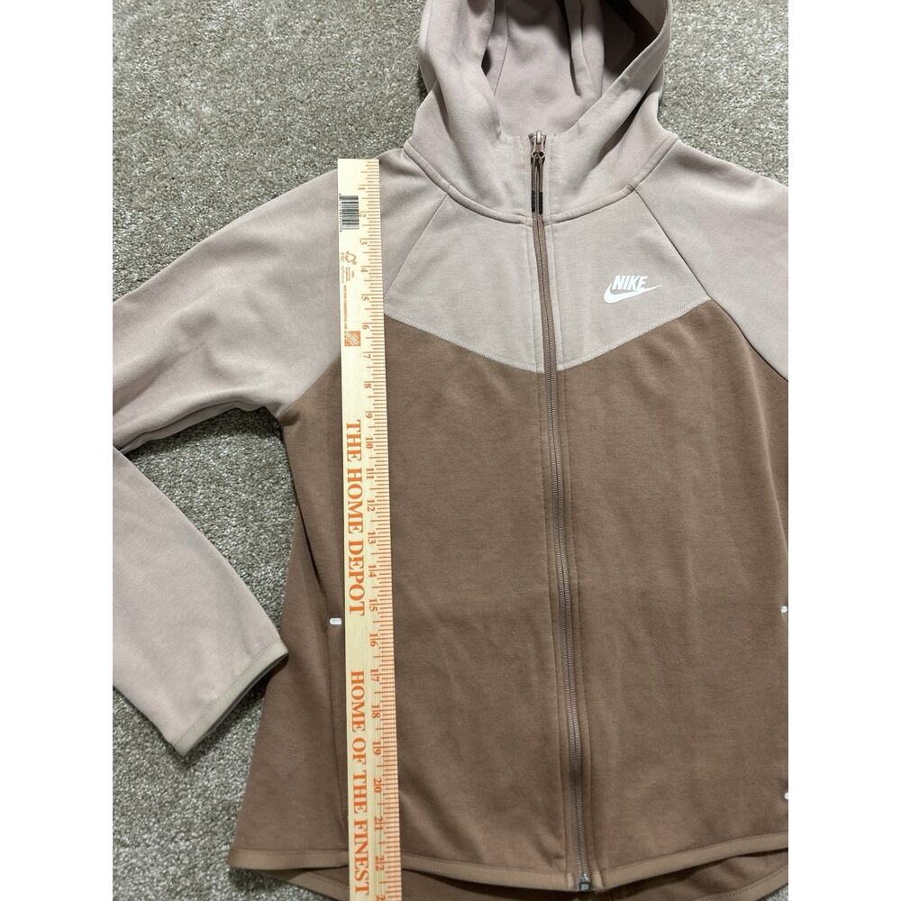 Nike Women's M Sportswear Windrunner Cream Tech Fleece BV3455-283 - Picture 2 of 10